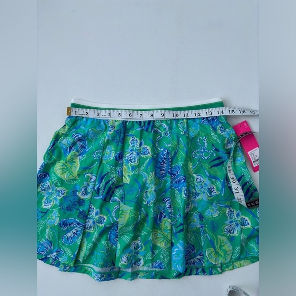 Lilly Pulitzer SILVANA SKORT BOTANICAL GREEN
IN A FLUTTER Pocket S Small - Picture 4 of 10